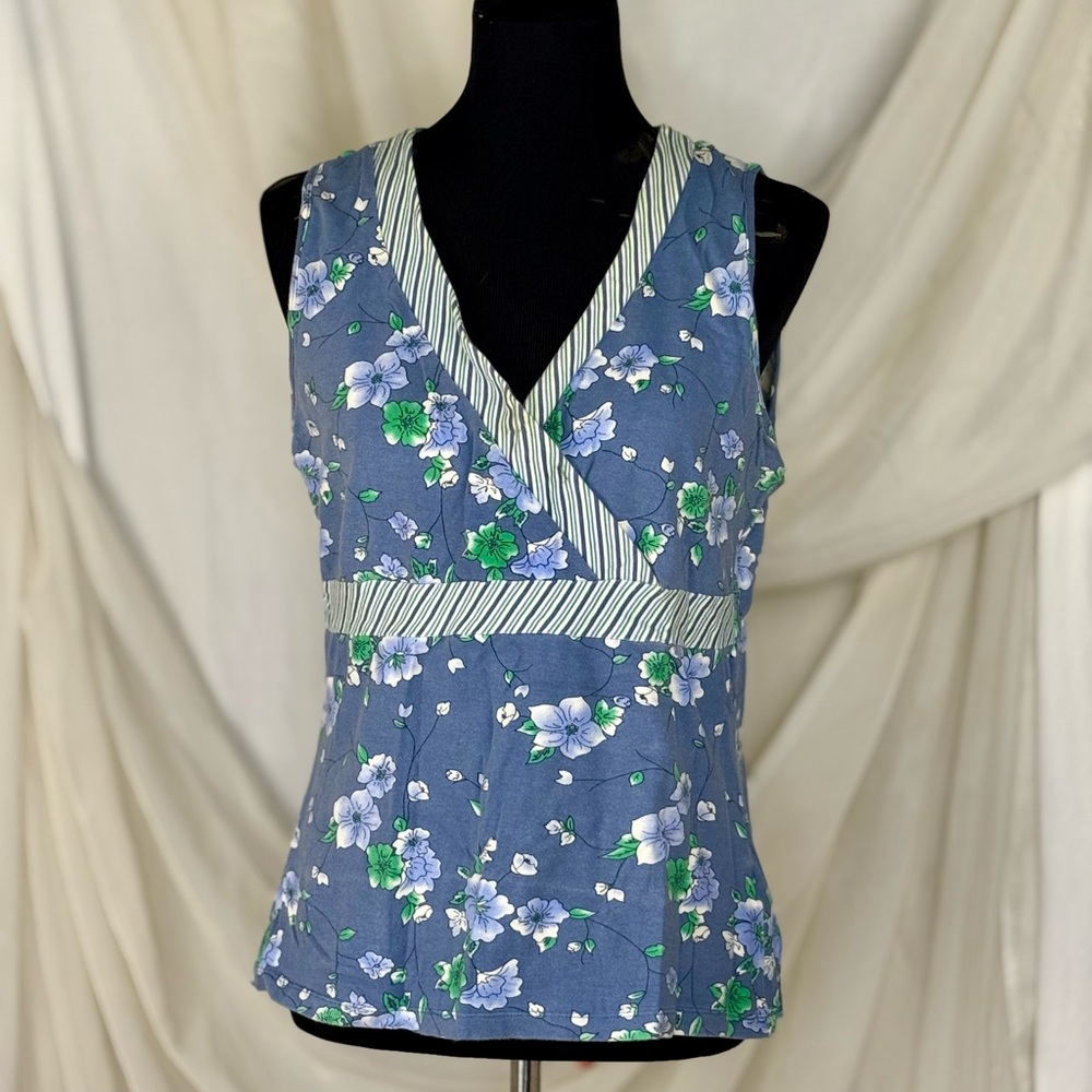 Croft & Barrow Blue Floral V-Neck Blouse